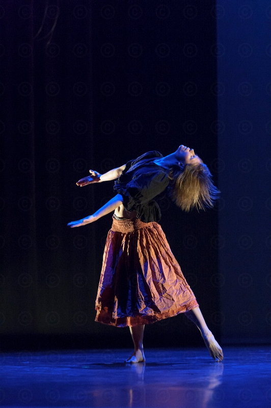 Dans för Haiti, Dansens hus 2010, Ingrid Lundmark i solo från Om en viskning/in a solo from About a Whisper; 